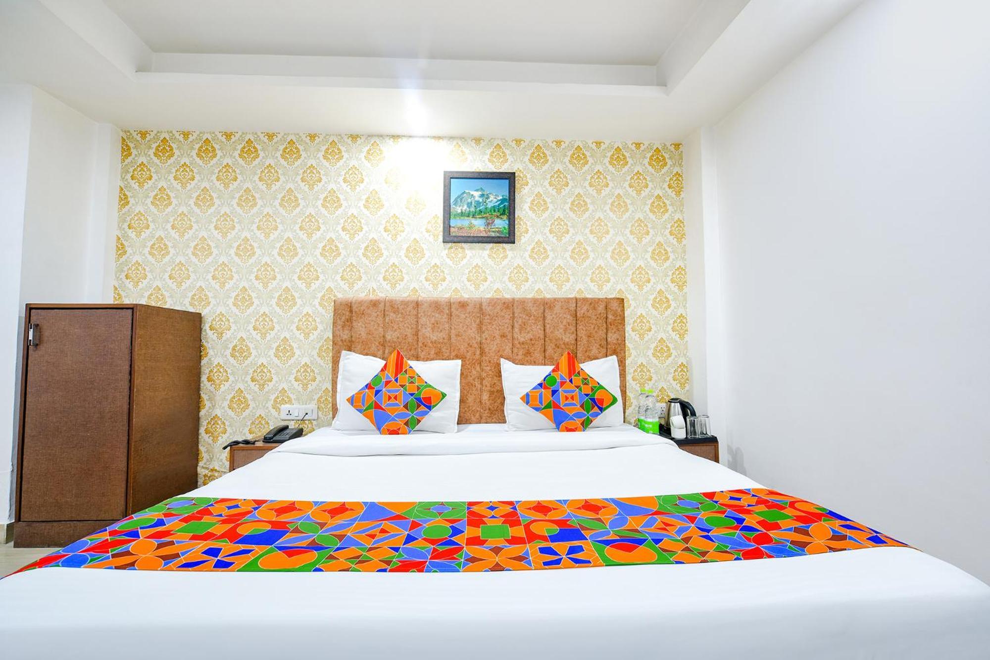 O Happy Hotel 3*