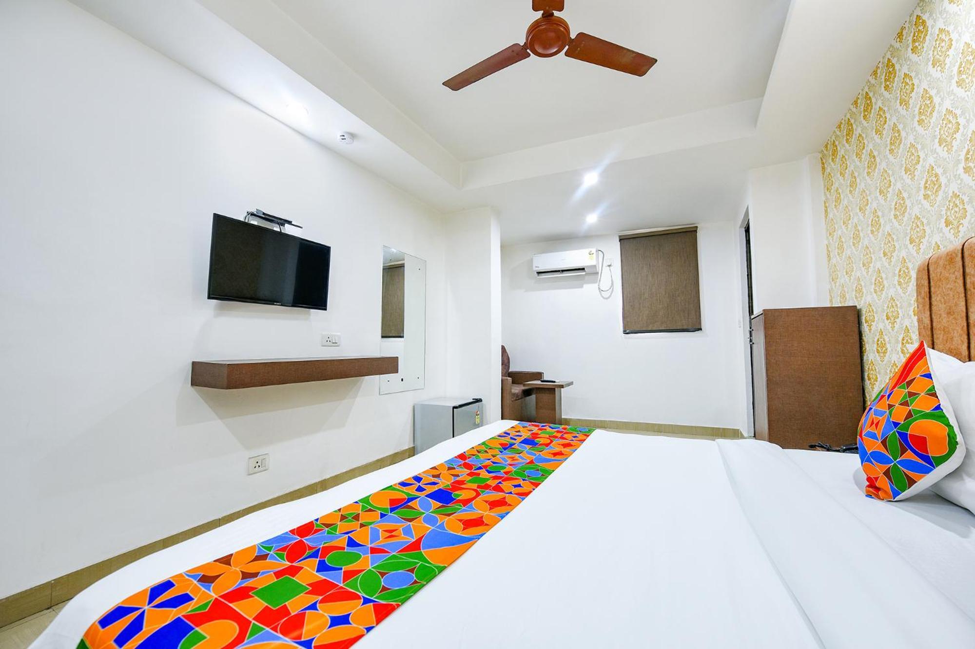 O Happy Hotel
