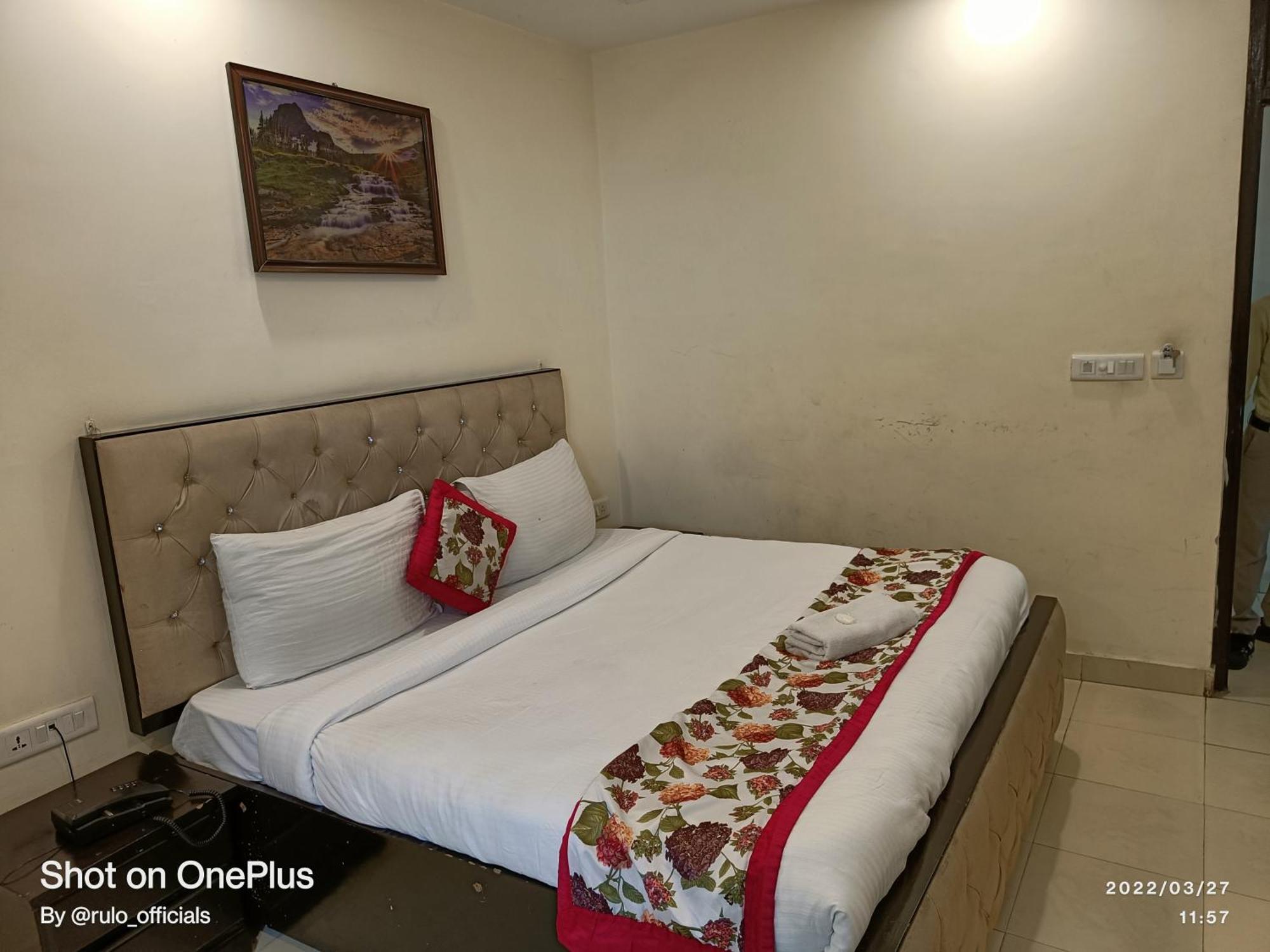 Hotel O Happy 3*